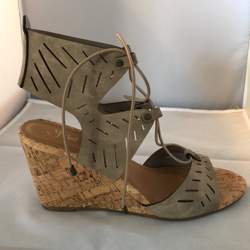 “y not” cork wedge sandals size 8.5 M NIP tan new boho festival - Picture 1 of 8